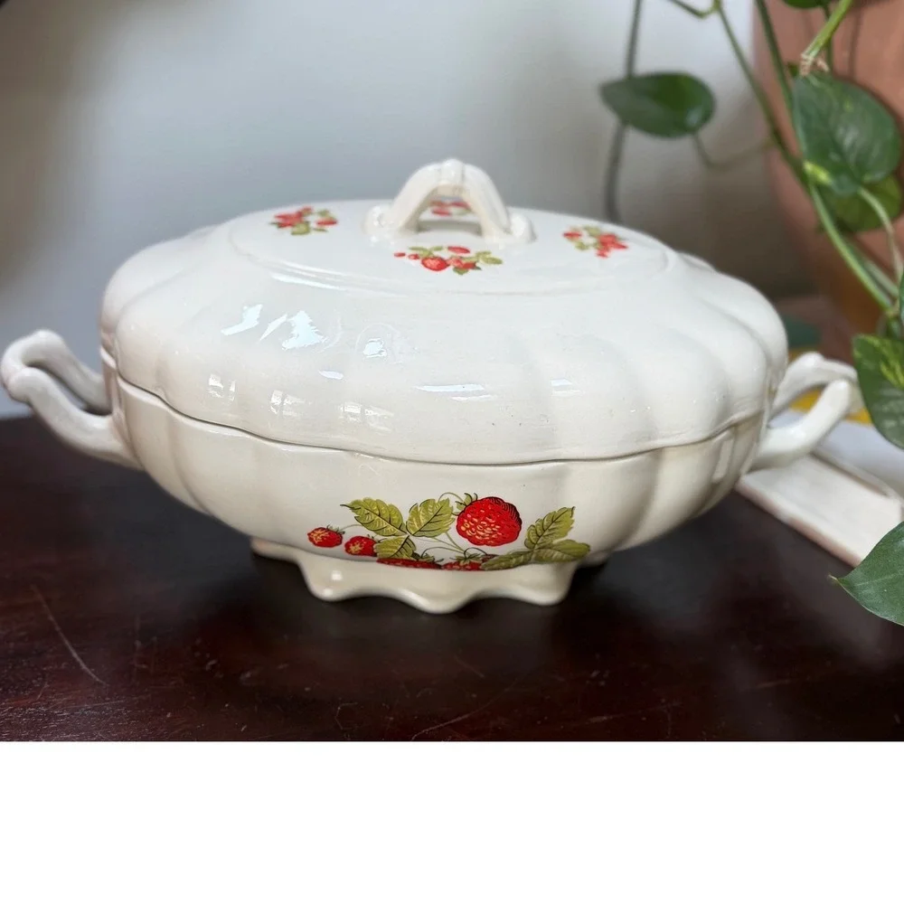 Vintage Strawberry Ceramic Lidded‎ Soup Tureen Scalloped Footed Serving Dish